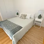 Apartment 3br Family W- Private Balcony, Pool & Free Parking